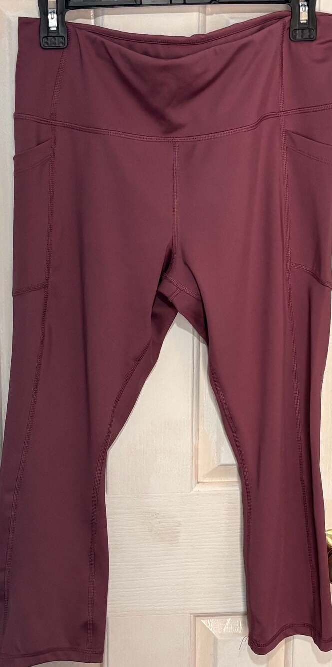 Avia Women's Athletic Leggings Size L (12-14) Maroon Pocket Yoga Pants